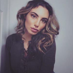 Meet your Posher, Daniella